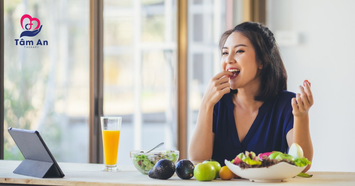 Nên duy trì chế độ ăn uống cân đối, tập thể dục thường xuyên
