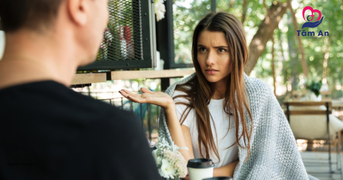 Lắng nghe chân thành và trao đổi thẳng thắn trong tâm lý hôn nhân gia đình