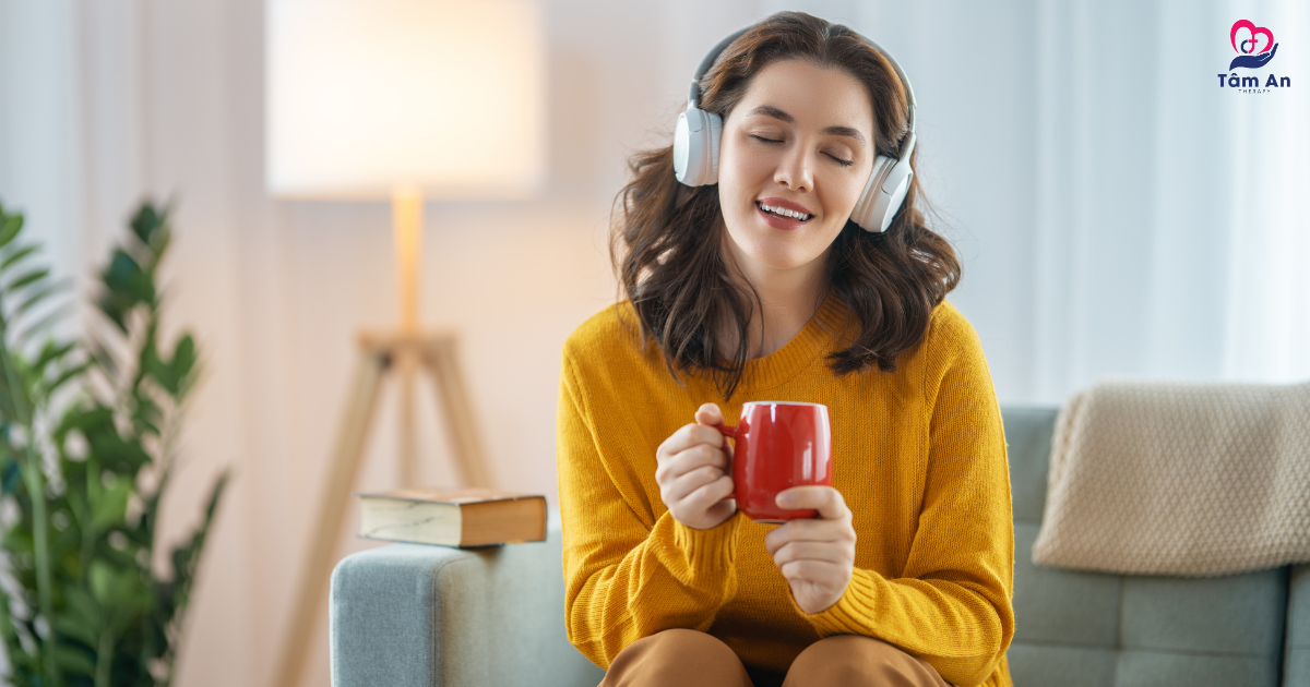 Mindfulness thể hiện qua việc bạn chạm, ngửi, nghe, nhìn một cách trọn vẹn!