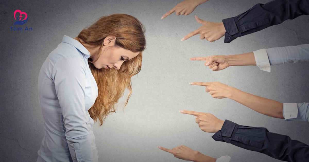 So sánh cuộc đời thật với mạng xã hội, dễ đánh mất lòng tự trọng
