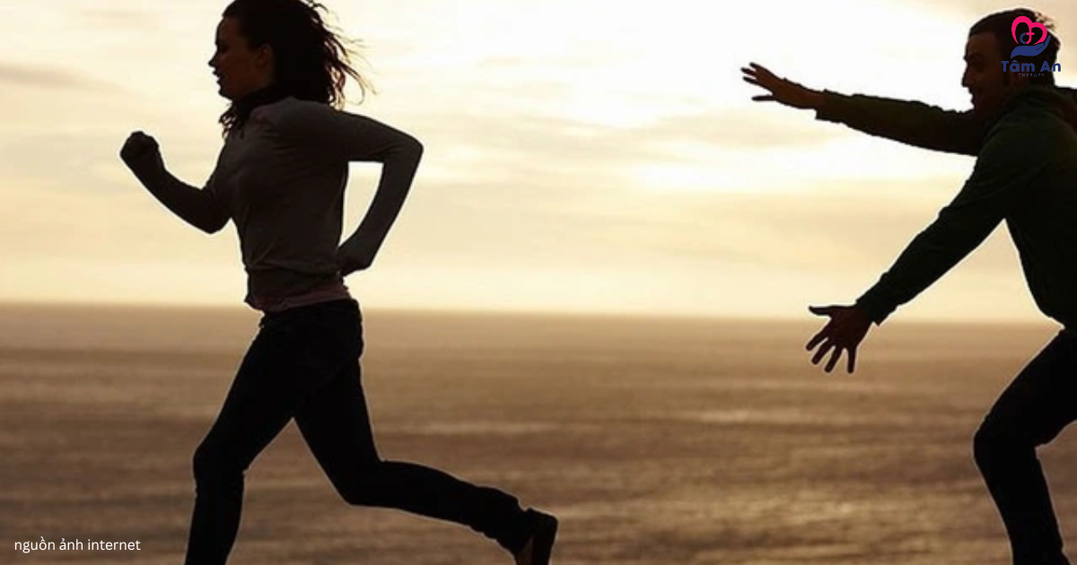 Giải mã giấc mơ bị truy đuổi giúp bạn nhìn ra những điều mình đang trốn tránh