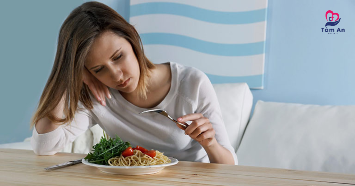 Rối loạn ăn uống là gì? Vòng xoáy kiểm soát thức ăn và ám ảnh vóc dáng.